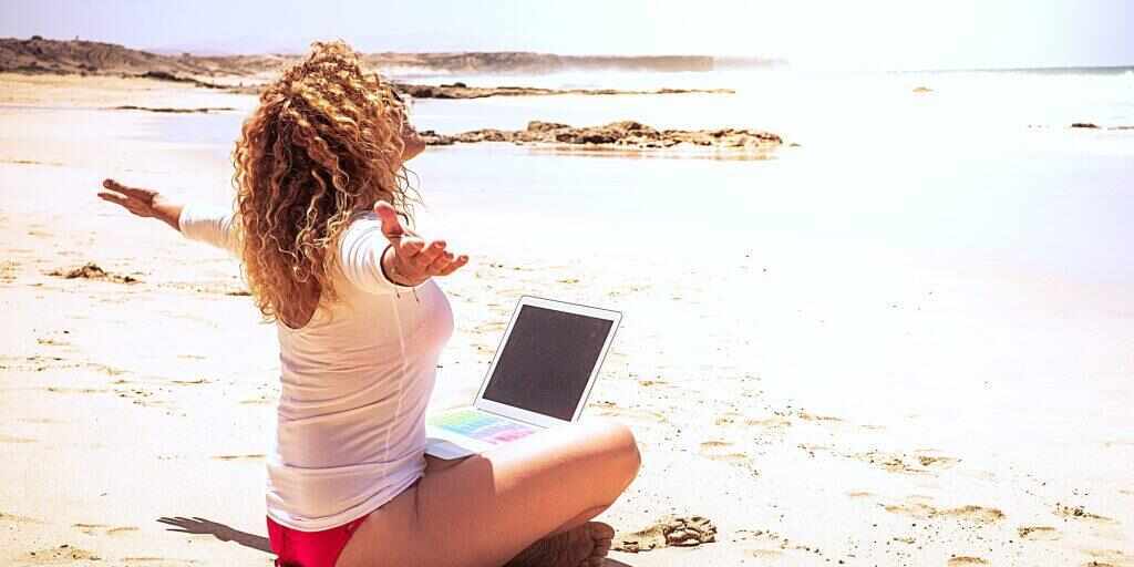 Ten ways to earn money while travelling around Australia